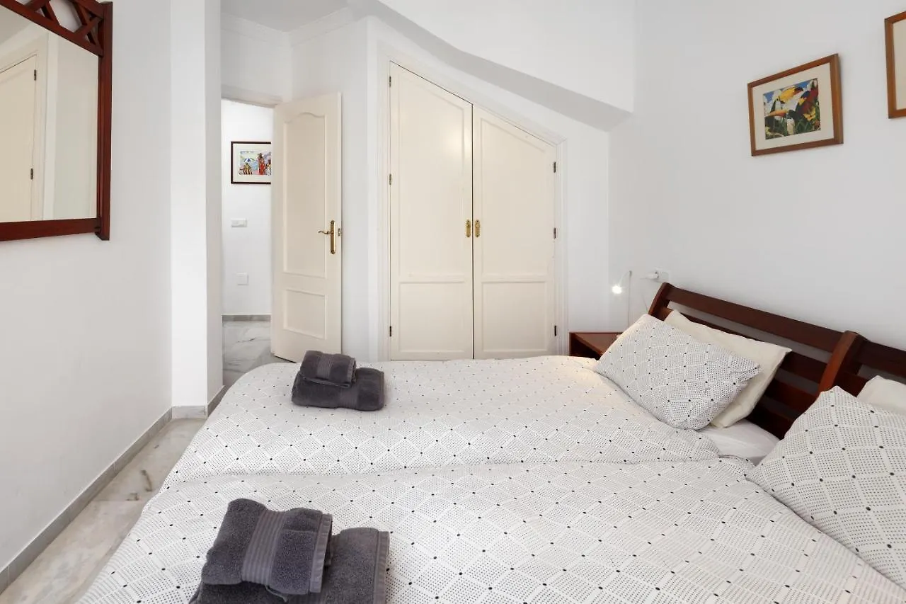 Villa Miramar Burriana Beach 6 Pax Nerja